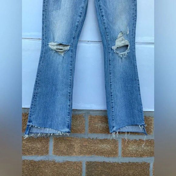 MOTHER SUPERIOR DENIM Insider crop step fray jeans in We Are Castaways blue 23 - Picture 7 of 17